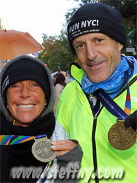 New York Marathon 2014 Lufer mit Finisher Medaille