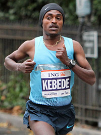 Der Äthiopier Tsegaye Kebede verdient als Zweiter an diesem Tag am meisten: 560.000 Dollar!